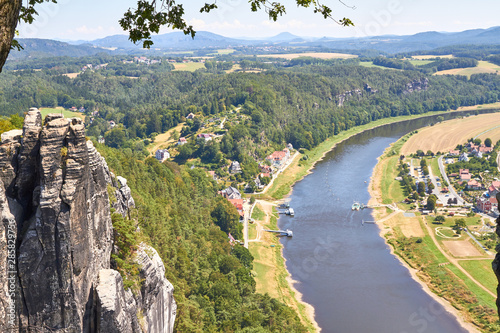 Wallpaper Mural Als Sächsische Schweiz wird der deutsche Teil des Elbsandsteingebirges in Sachsen bezeichnet. Torontodigital.ca