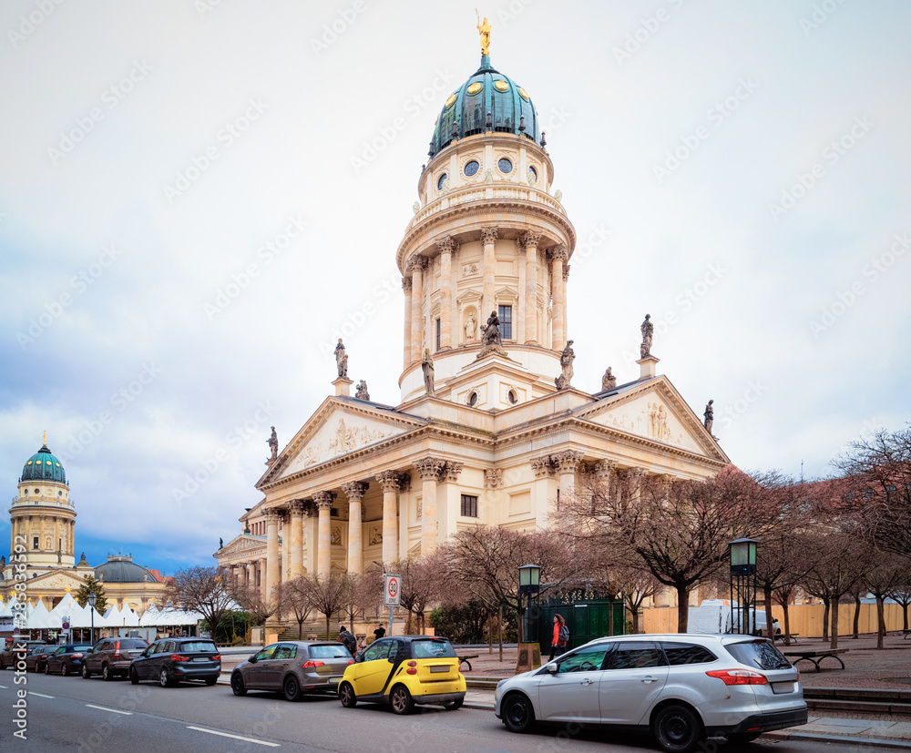 Fototapeta premium Road with car traffic at Evening Christmas market in Gendarmenmarkt