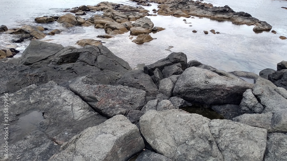 留萌 海 岩 石 留萌 海 岩 石