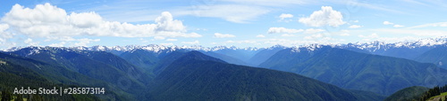 Beautiful  mountains in Olympic National Park in summer in Washington, near Seattle   © Feng