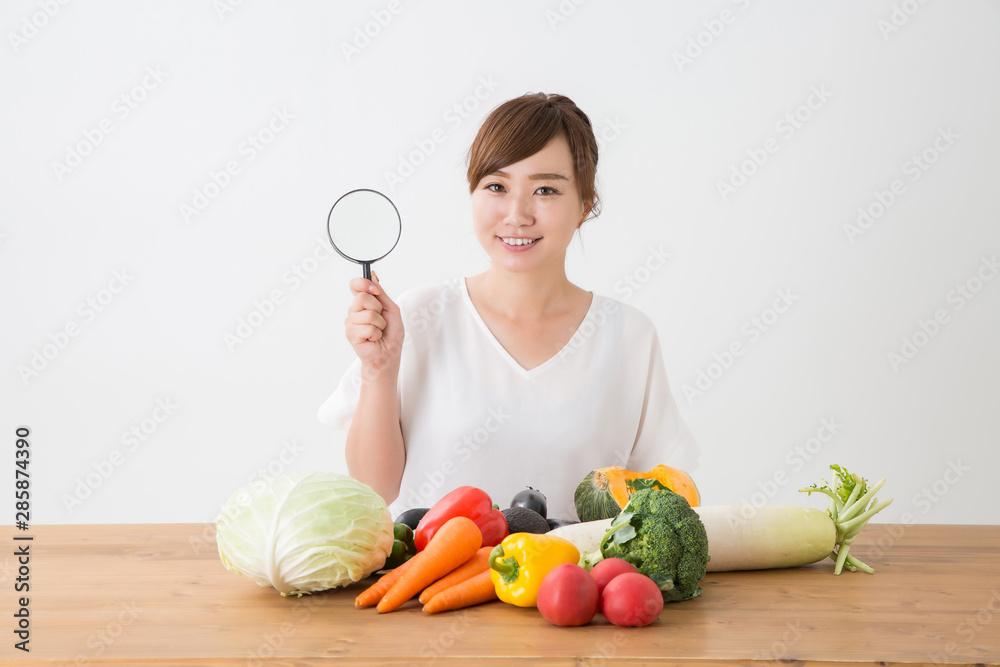 野菜と女性 野菜と女性