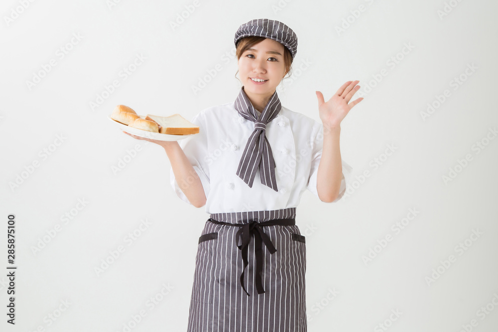 コックコートを着た女性