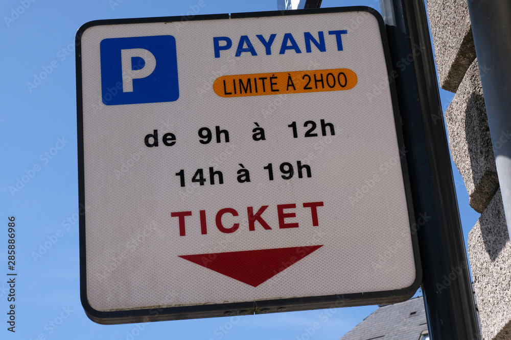 Panneau de signalisation de parking payant foto de Stock Adobe Stock