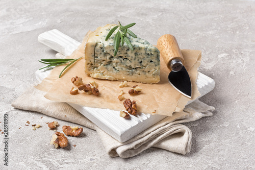 Soft blue cheese with rosemary and garlic