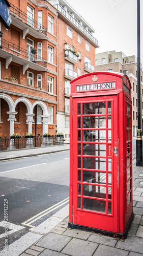 red telephone box in london © Rogger
