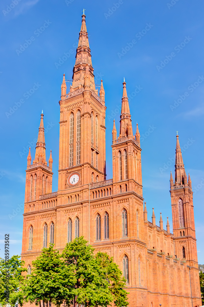 Die neugotische Marktkirche in Wiesbaden