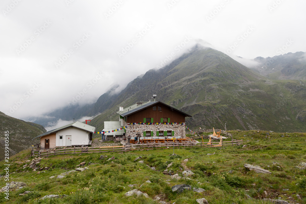 berghütte österreich hütte alpen hochalpin wanderung wandern hiking