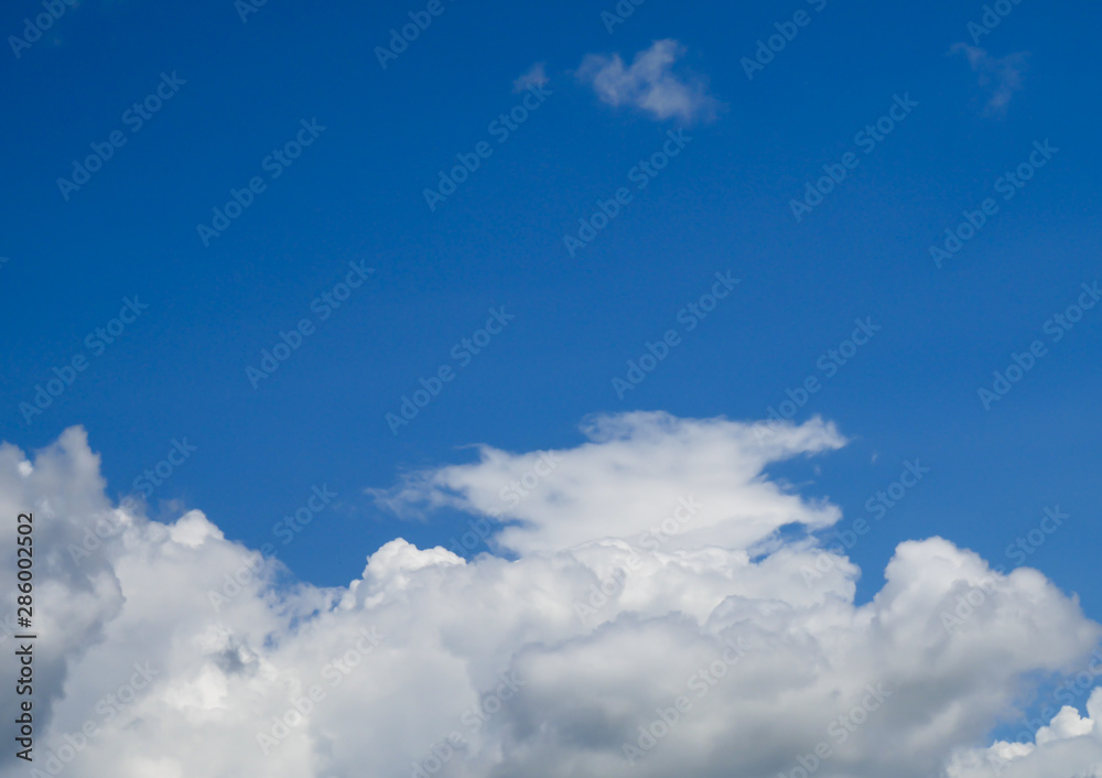 Obraz premium Sky and white clouds