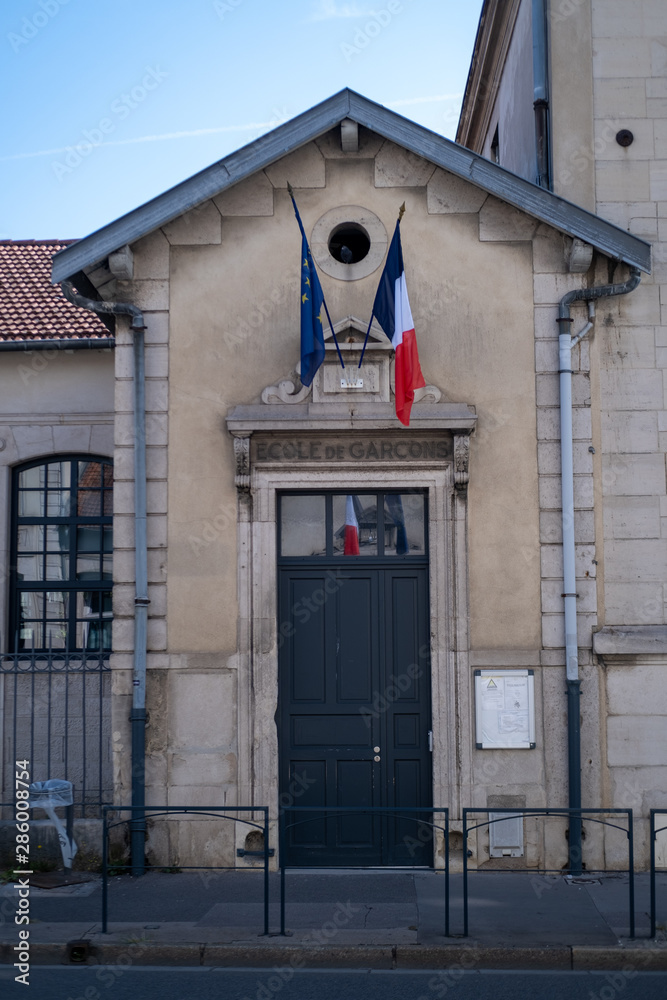 Naklejka premium Ecole de garçon