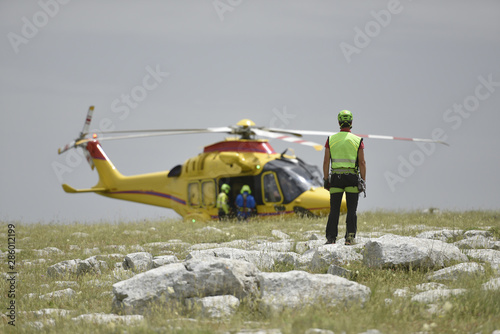 elicottero della protezione civile durante una esercitazione photo