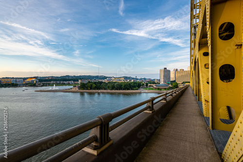 Vistas of Pittsburgh, Pennsylvania photo