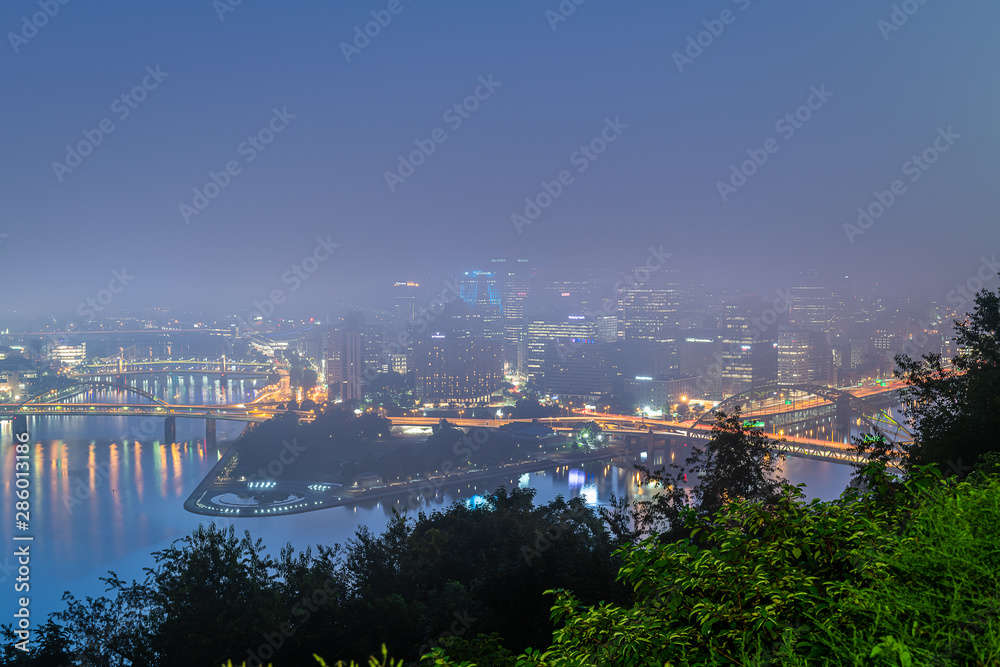 Fototapeta premium Vistas of Pittsburgh, Pennsylvania