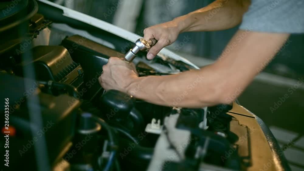 Worker tight nut . Worker tight nut .