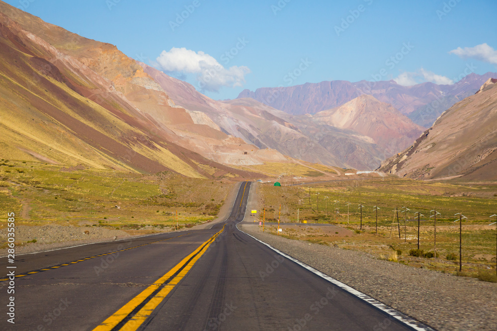 Road through mountain pass (Paso Los Libertadores)