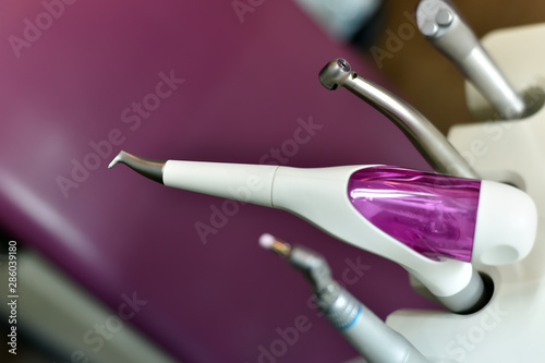 Obraz na płótnie Dental air flow equipment for teeth cleaning, Dentist instrument for dental clinic. w salonie