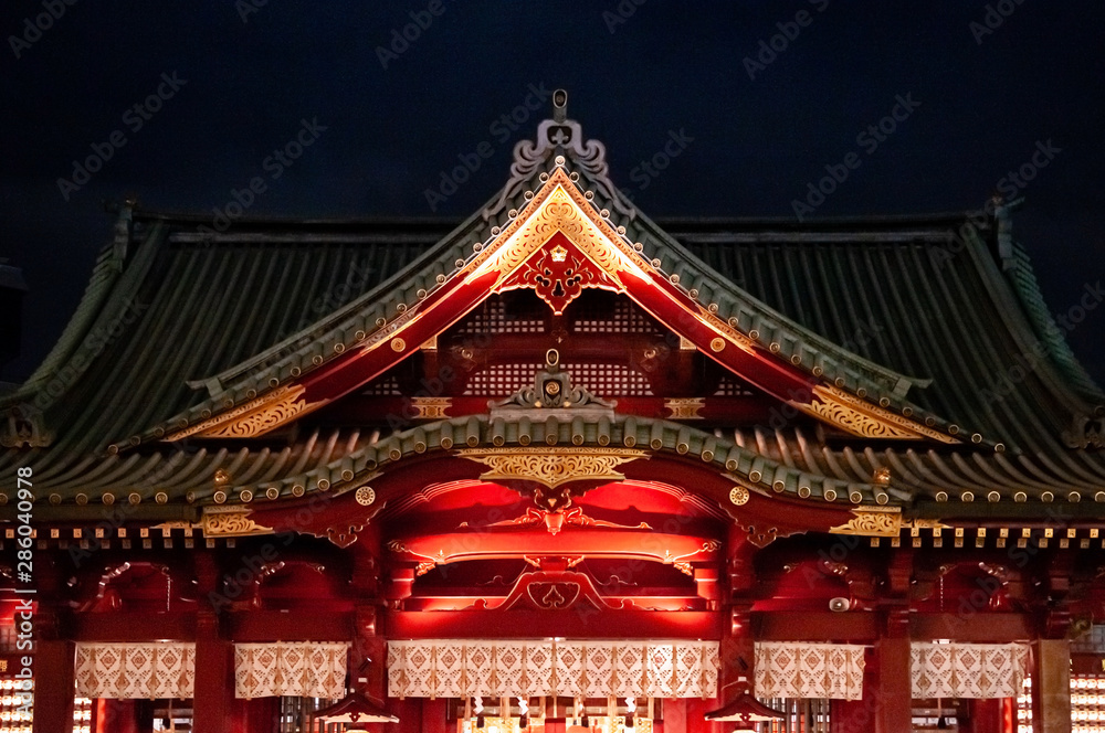 Naklejka premium Kanda Myojin Shrine main gate grow in the dark at night. Tokyo - Japan