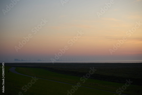 Sonnenuntergang in Nordfriesland Nordsee © Kamzoom