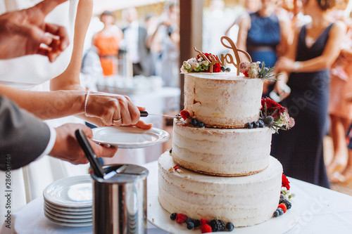 Anschnitt Hochzeitstorte Cake  photo