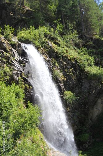 Fototapeta Naklejka Na Ścianę i Meble -  Wasserfall