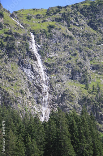 Wasserfall in den Alpen