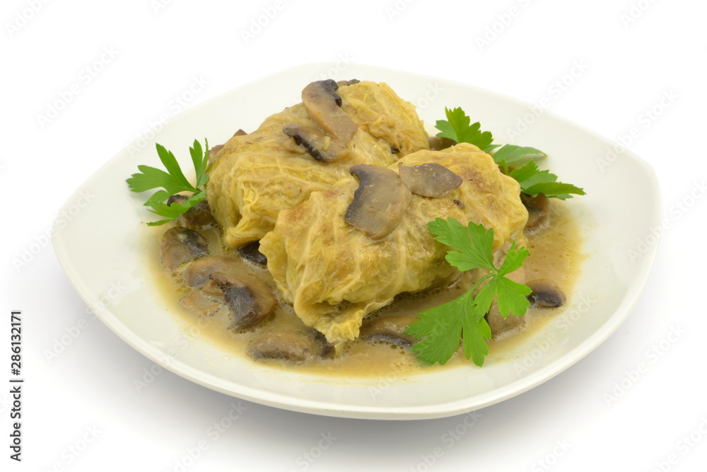 gołąbki z sosem pieczarkowym