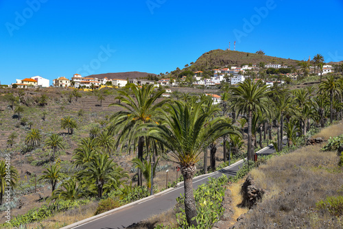 Ort Alajero mit Palmen auf der Insel La Gomera
