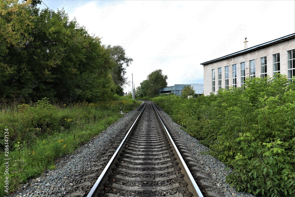 Naklejka premium railway goes into the distance