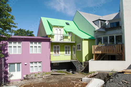 maisons colorées en Islande photo