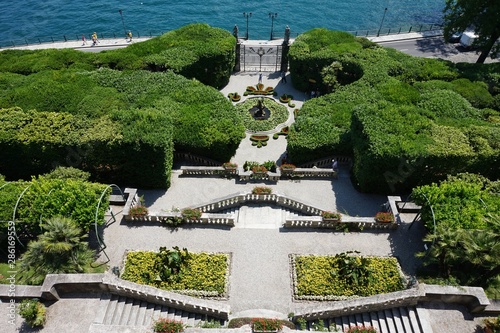 Top view of the alley of the main entrance of Villa Carlotta. photo