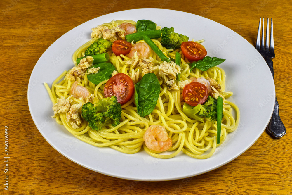 pasta with spinach tomatoes and broccoli pasta with spinach tomatoes and broccoli