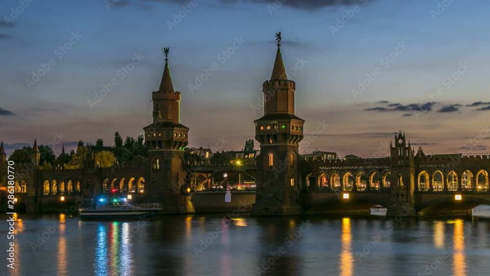 Beautiful evening timelapse overlooking the Oberbaum bridge in Berlin Beautiful evening timelapse overlooking the Oberbaum bridge in Berlin