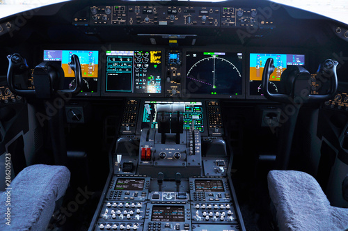 Carta da parati Cockpit of a widebody commercial aircraft
