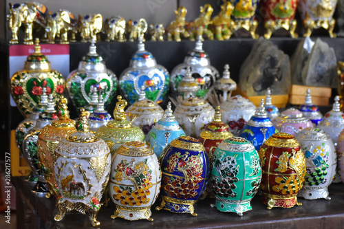  Thai Benjarong is a handicraft that produces beautiful products to stand for beauty.