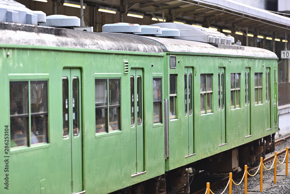 Obraz premium 各駅停車