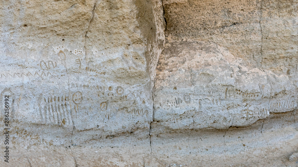 Fototapeta premium Petroglyph Point, Lava Beds National Monument