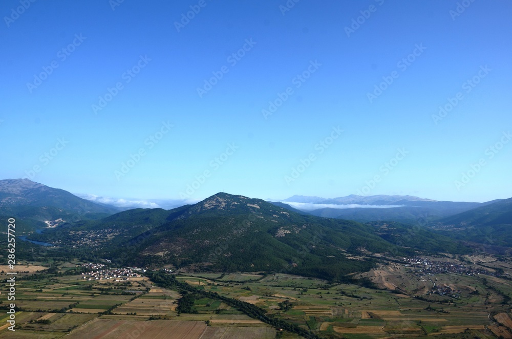 Macédoine du Nord : Vues aériennes de la campagne entre Ohrid et Struga depuis une montgolfière