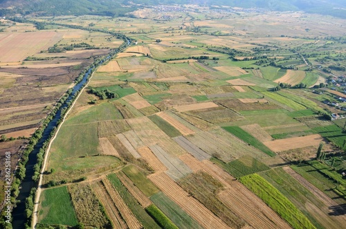 Macédoine du Nord : Vues aériennes de la campagne entre Ohrid et Struga depuis une montgolfière