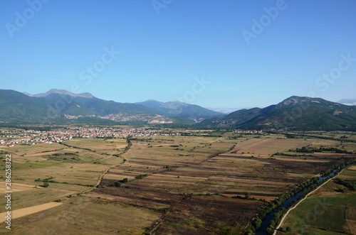 Macédoine du Nord : Vues aériennes de la campagne entre Ohrid et Struga depuis une montgolfière