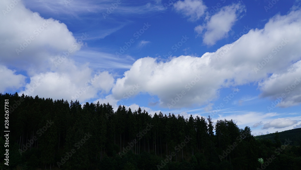 Wolkenspiel in der Natur