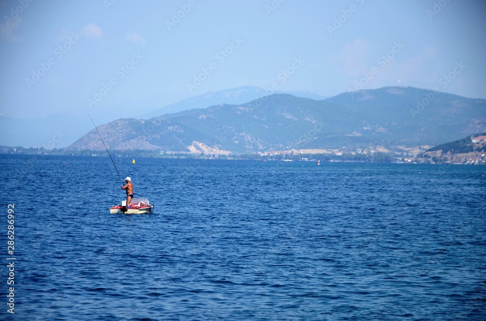 Macédoine du Nord : traversée du Lac Ohrid de Lagadin vers le Monastère de Saint-Nahum