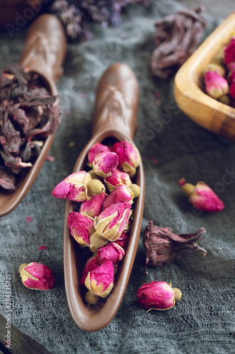 Obraz na plátně Rosebud tea