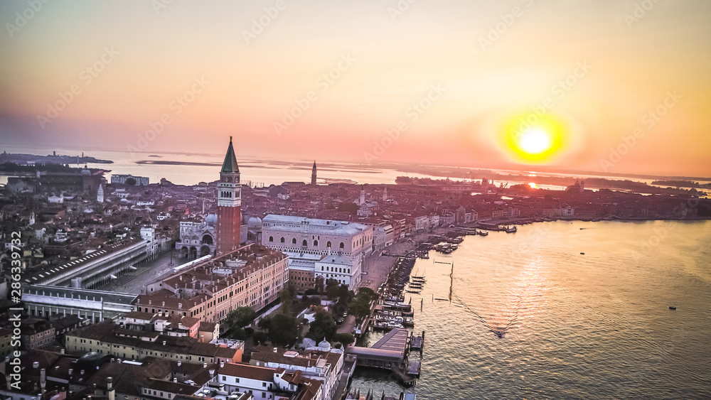 Fototapeta premium Views of sunrise in Venice from above