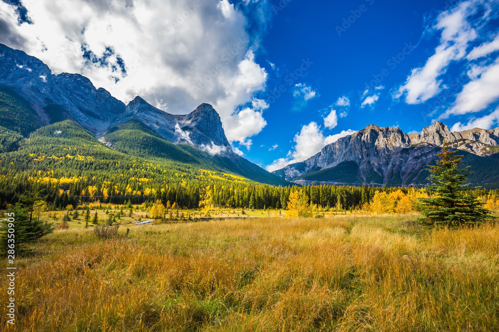 Obraz premium Mountain peaks