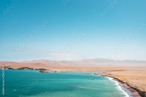 Fototapeta Naklejka Na Ścianę i Meble -  Playa Roja beach in Paracas National Reserve, Coastline of Peru