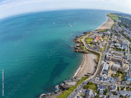 Obraz na plátně Aerial view of Greystones beach