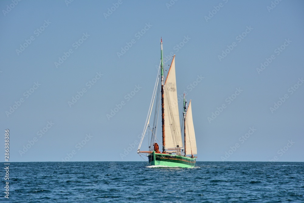 Gréement en pleine mer en Bretagne