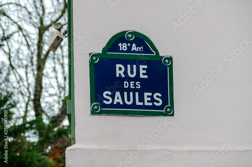 Obraz na plátně Buiding exterior, Photo image a Beautiful panoramic view of Paris Metropolitan C