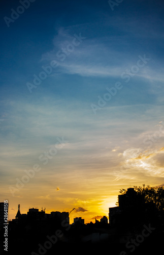 sunset over the city © Thaynara