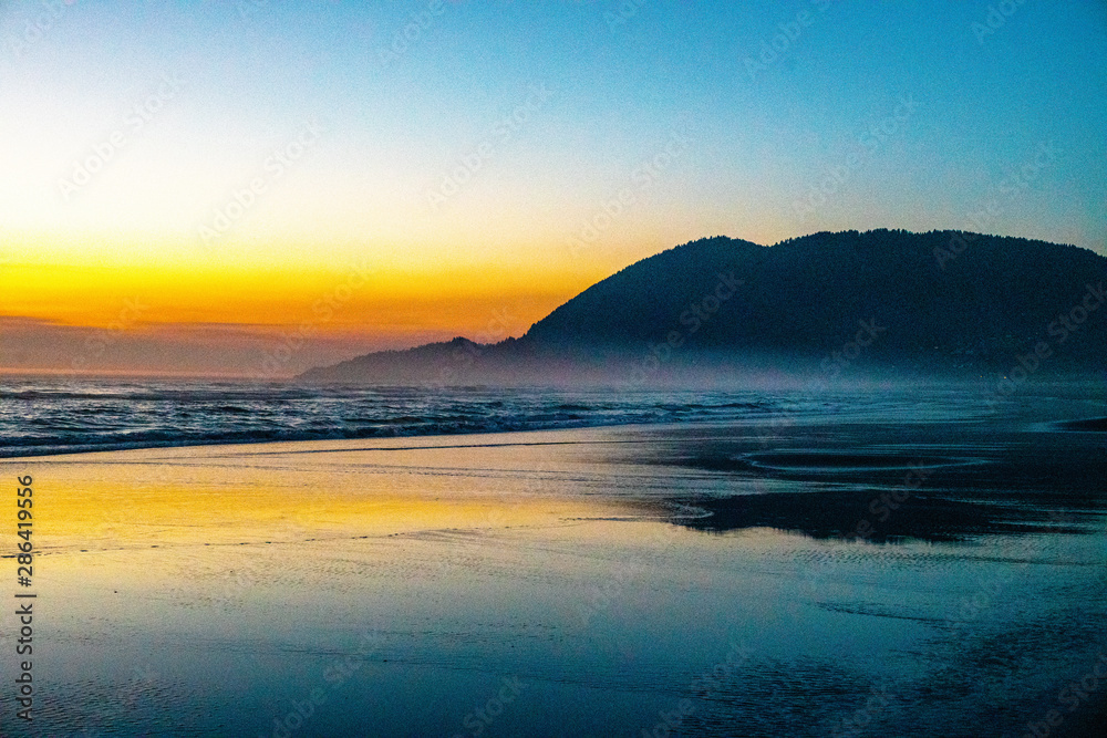 Fototapeta premium sunset on beach