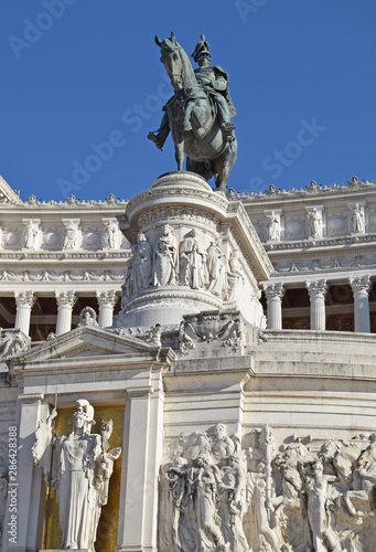  Vittorio Emanuele II, en Roma Italia
